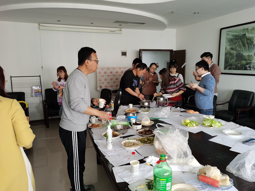 努力工作，努力學(xué)習(xí)，努力生活！
